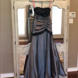 Maggie Sottero Flirt prom dress size 4